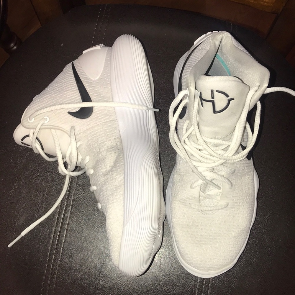 Nike Hyperdunks - Picture 2 of 2